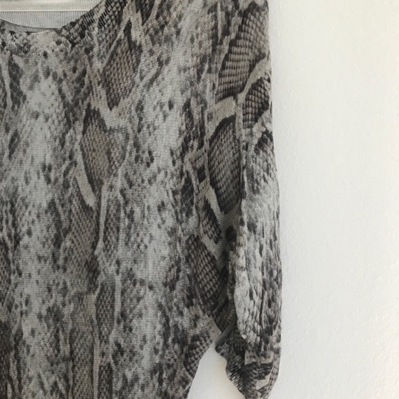 Express snakeskin tunic sweater - Picture 3 of 5